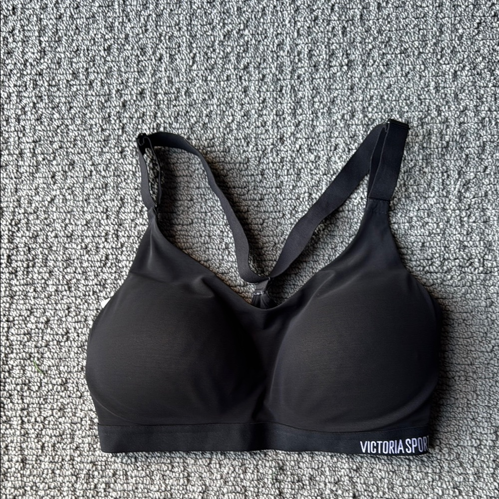 Victoria’s Secret Lightweight Black Sports Bra Size 32 DD NWT